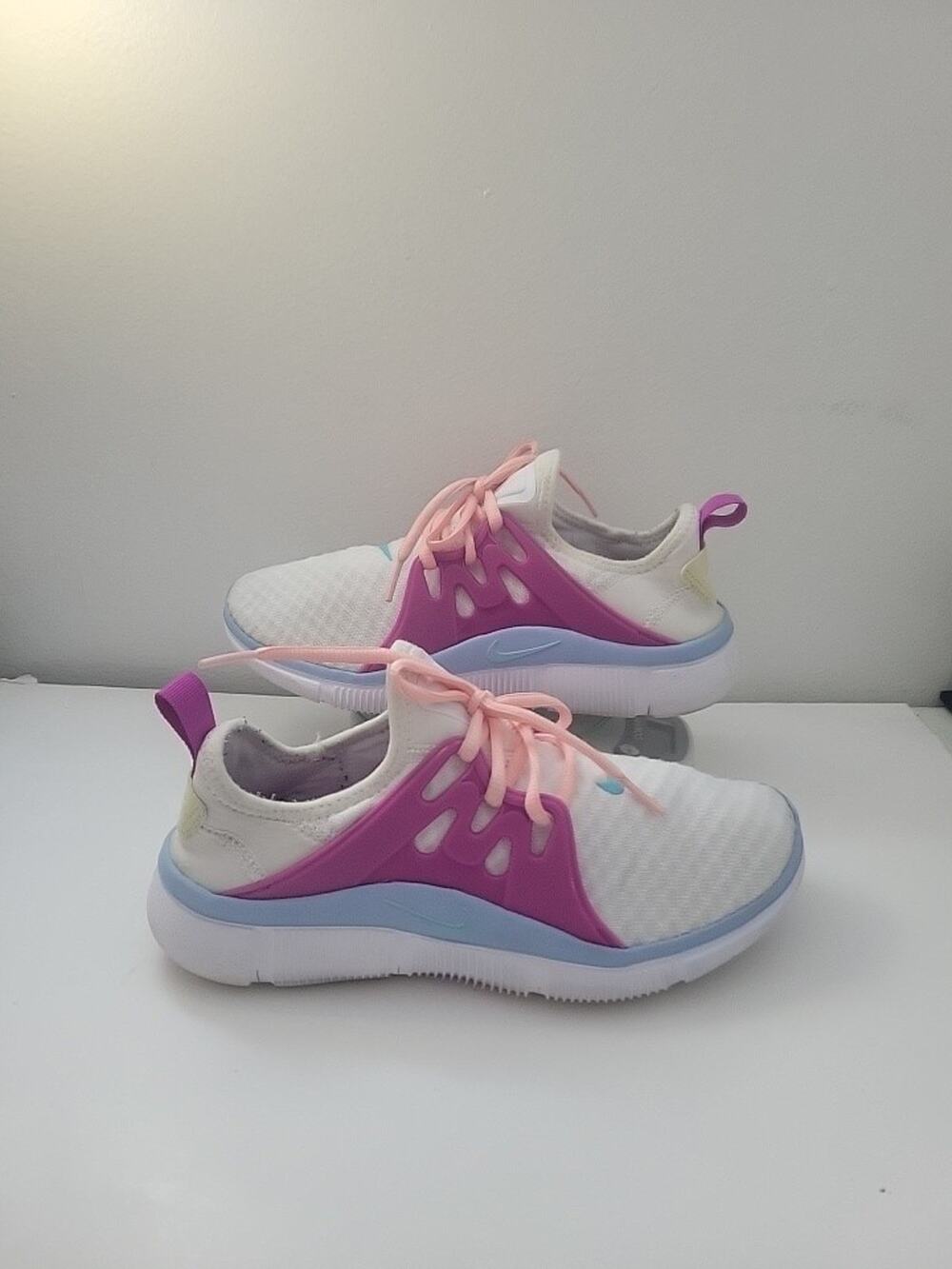 Nike Womens Acalme White/Purple/Blue AQ7459-101 Sz 8